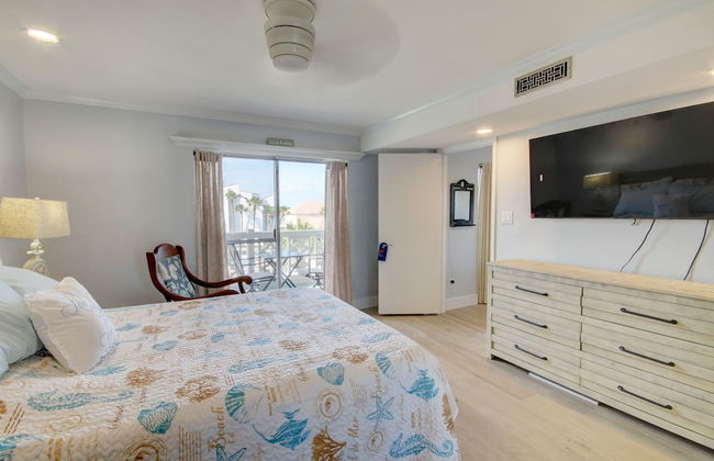 539 El Matador 2 Bedroom Condo by RedAwning - Photo 3