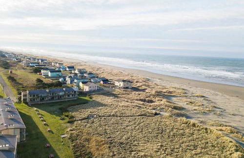 Stunning Views from this Waterfront Condo - Foto 26