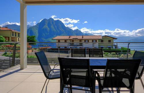 Costa Blu - Pool and terrace overlooking the lake - Foto 2