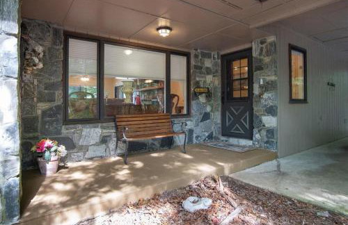 Connestee Lakefront Retreat · Lakefront Retreat in Connestee Fal - Foto 5