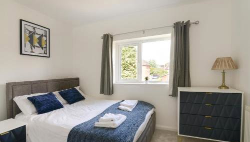 Alderton House - Spacious 3 Bed with Parking - Foto 3, towels