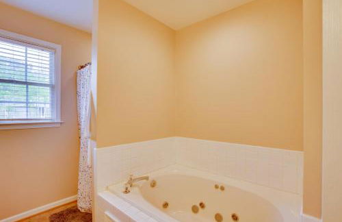 Mineral Getaway with Grill, Fire Pits and Boat Docks! - Foto 13