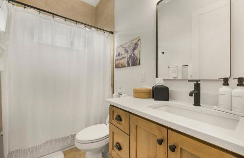 TetonHaus 5BR Hot Tub Game Room Walk to Driggs 20 min to Targhee - Foto 30