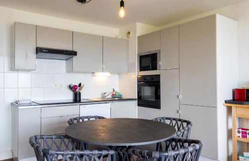 Pieds Dans L'eau Madame est Servie - Foto 7