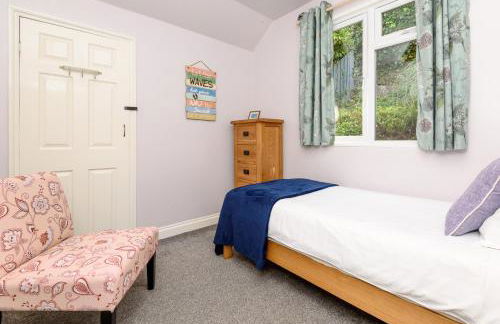 Beach Front House with Stunning Sea Views and Free Parking - Foto 23