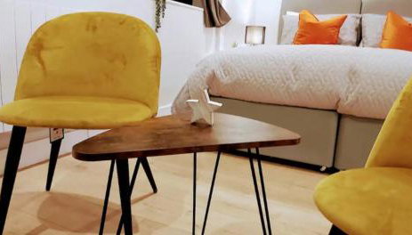 Market Haven Kingsize Studios Town Centre with Netflix, Business & Leisure travellers, multiple units available - Foto 3