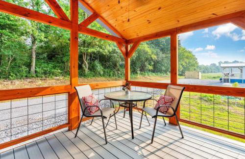 8 All Decked Out, Luxury Tiny House, Boat Parking Mins to Lake Guntersville, Downtown - Foto 10