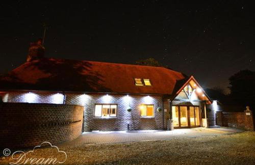 Baytree Lodge - Photo 3