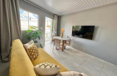 Apto moderno no centro Com Ar e Wi-Fi - Foto 1