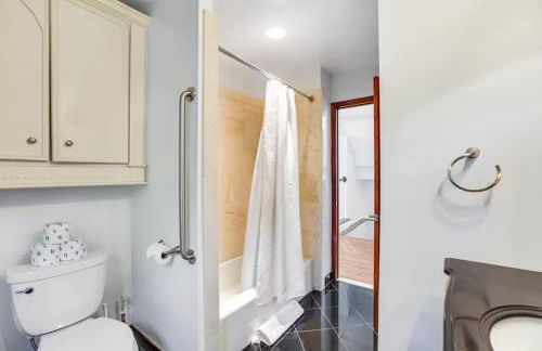 Oasis by the Bay - Waterfront Heated Pool Hot Tub - Foto 18