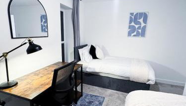 Rochester Gem, Balcony, FREE Parking and 2 mins walk to Station - Foto 4