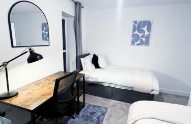 Rochester Gem, Balcony, FREE Parking and 2 mins walk to Station - Foto 4