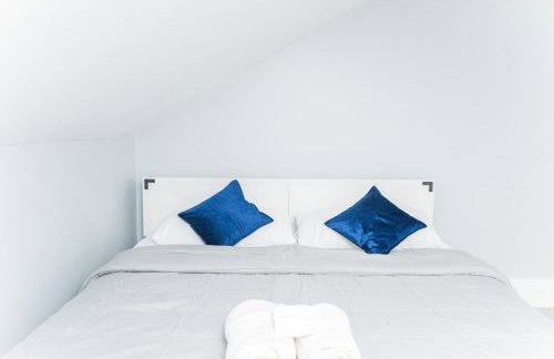 TWO town homes! 6 Bedrooms, 2 King beds, Walk to Eats - Foto 12