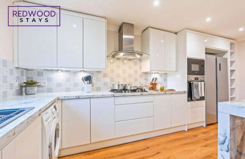 Cozy Family & Contractor Home 3X FREE Parking by Redwood Stays - Foto 30