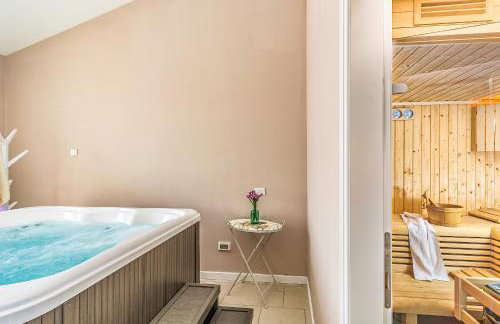 Villa Sterpazzi near Poreč with heated private pool, sea view, jacuzzi and sauna - Foto 36