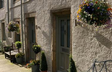 The Old Middle School Addingham - Photo 2