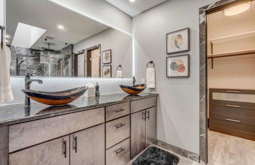 Oak Hills Estate Luxe Forest Escape Near USAFA - Foto 32