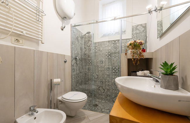 Palazzo della Porta - Via Toledo 55 - Foto 29