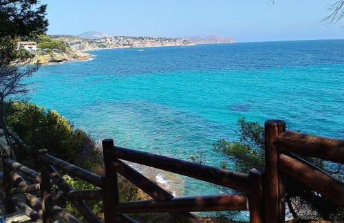 Espectacular villa junto a la playa, piscina privada y vistas al mar - Foto 37