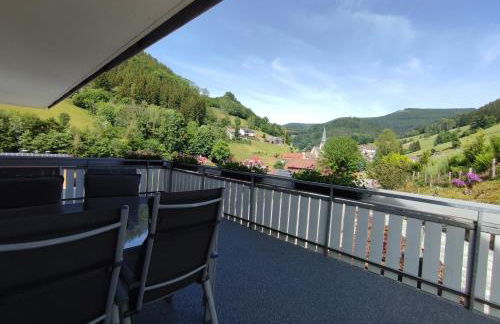 Steepleview House, Schwarzwaldblick Apartment - spacious & peaceful - Foto 9