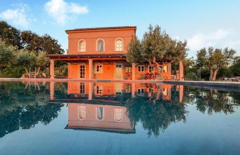 4 Bedroom Gorgeous Home In Satriano - Foto 1