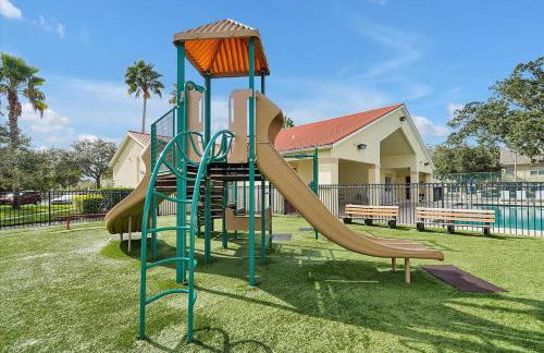 Remodeled Retreat: Tranquil Resort Oasis Near Theme Parks - Foto 5