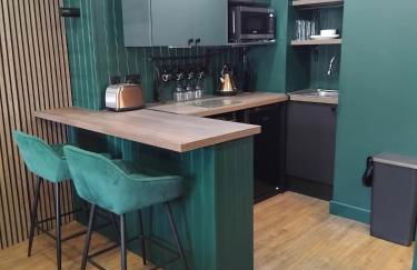 The Green Room - Photo 9