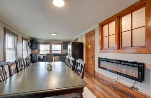 Spacious Home in Ramsay: 9 Smart TVs + Pool Table! - Foto 7