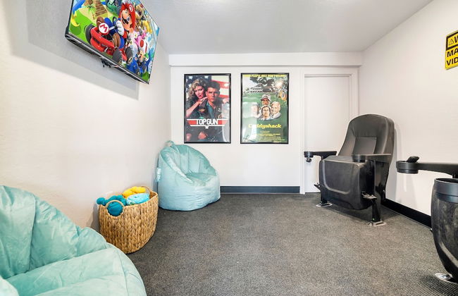 Luxury Lakehouse - Photo 52