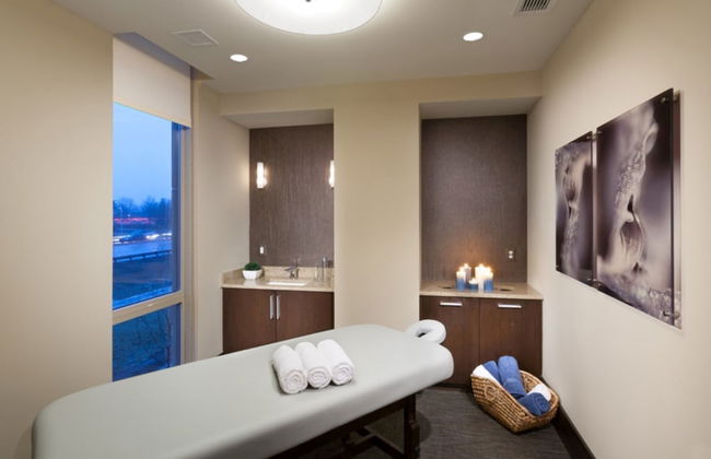 Bluebird Suites in Reston - Photo 48