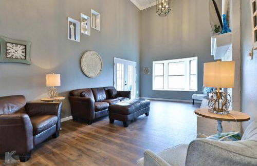 Lazy Boho Resort: Roomy Lux. Home w/ Private Pool - Foto 36