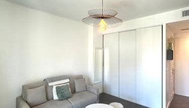 Spacieux studio Happy home en dernier étage avec petit ascenseur et balcon À 5 minutes du vieux Nice et de la mer - Foto 4