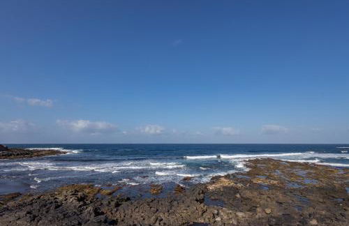 Sea Views Private Terrace 2BR House near the Beach - Foto 46