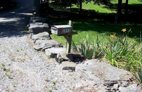 Secluded Sedona Tiny House in Woods Near Lake | Fire Pit, Hammocks, Full Kitchen & Breakfast - Foto 55