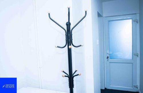 2ndHomeStays-Walsall- A Charming 3-Bed Home with Landscape View - Suitable for Contractors and Families -Large Parking for 3 Vans - Sleeps 7- 7 mins to J10 M6 and 21 mins to Birmingham - Foto 42