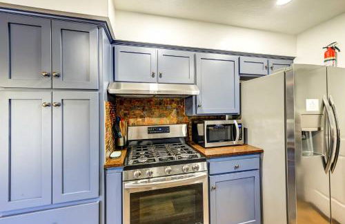 Walk to Dtwn! Dog-Friendly Oakhurst Gem with Yard - Foto 11