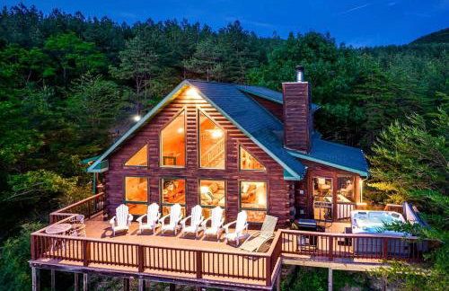 Secluded Luxury Cabin with Hot Tub on 40 Private Acres Near Moorefield, West Virginia - Foto 1