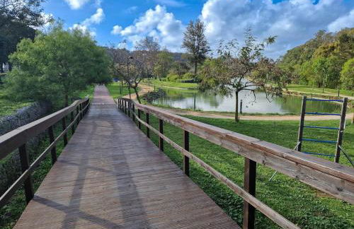 Riverfront 2 Bedrooms with Balcony - Foto 18