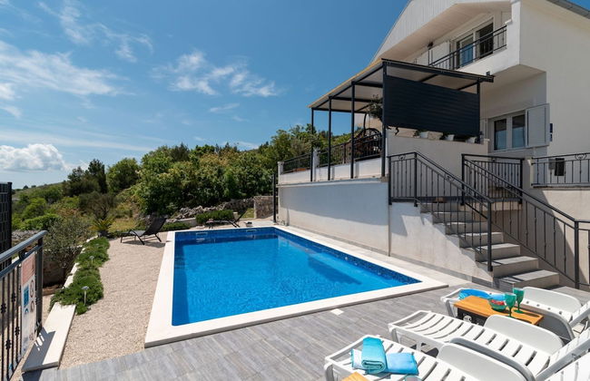 Hillside Villa in Trogir With Pool, Terrace, and Stunning City View - Foto 40