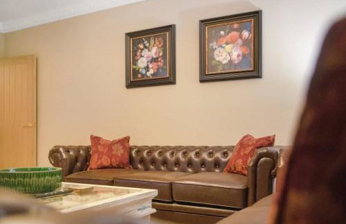 NEW! Luxurious Cottage in Durham by Stay With Us, Ideal for Large Groups & Families, Hot Tub, Sleeps 10! - Foto 37