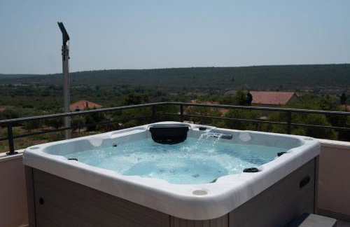 Villa Roza s privatnim grijanim bazenom i jacuzzijem - Foto 60