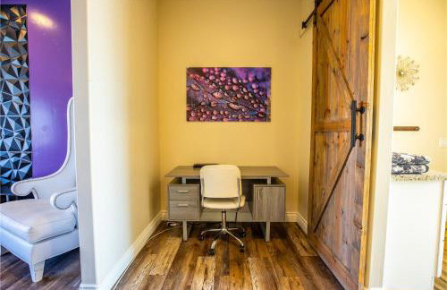 3400 SqFt House W/40Ft Heated Pool/Spa- Strip View - Photo 29