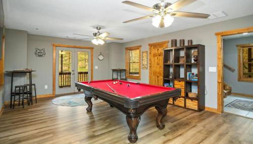 4 BR Mountain Cabin with Hot Tub & Fire Pit in GA - Foto 5, Game Room