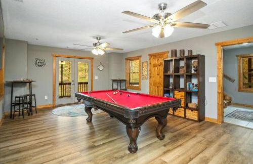 4 BR Mountain Cabin with Hot Tub & Fire Pit in GA - Foto 5