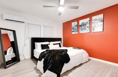 NEW Montrose Gem! Central to Museum District & Downtown Houston - Foto 20