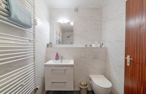 Schöne, möblierte Wohnung mit Balkon und Tiefgarage - Foto 7