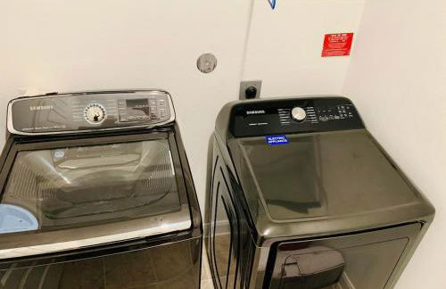 Charming Retreat Modern Luxury Family Sleeps 10 - Foto 40