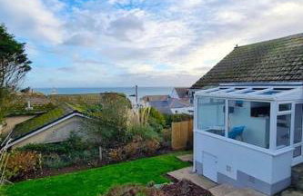 Spacious home with panoramic sea view, free parking EV & large garden - Photo 51