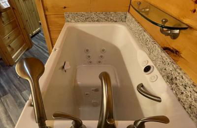 Nature lovers dream! Steps from fishing plus 140 acres of hiking! 4 Bedroom Home by RedAwning - Foto 18