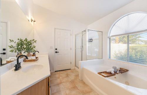 Luxury Vegas Escape,Pool, Playroom & Mtn Views - Foto 18